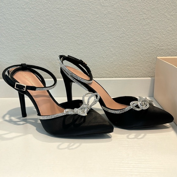 BCBG Elegant Evening Pumps - Picture 1 of 8